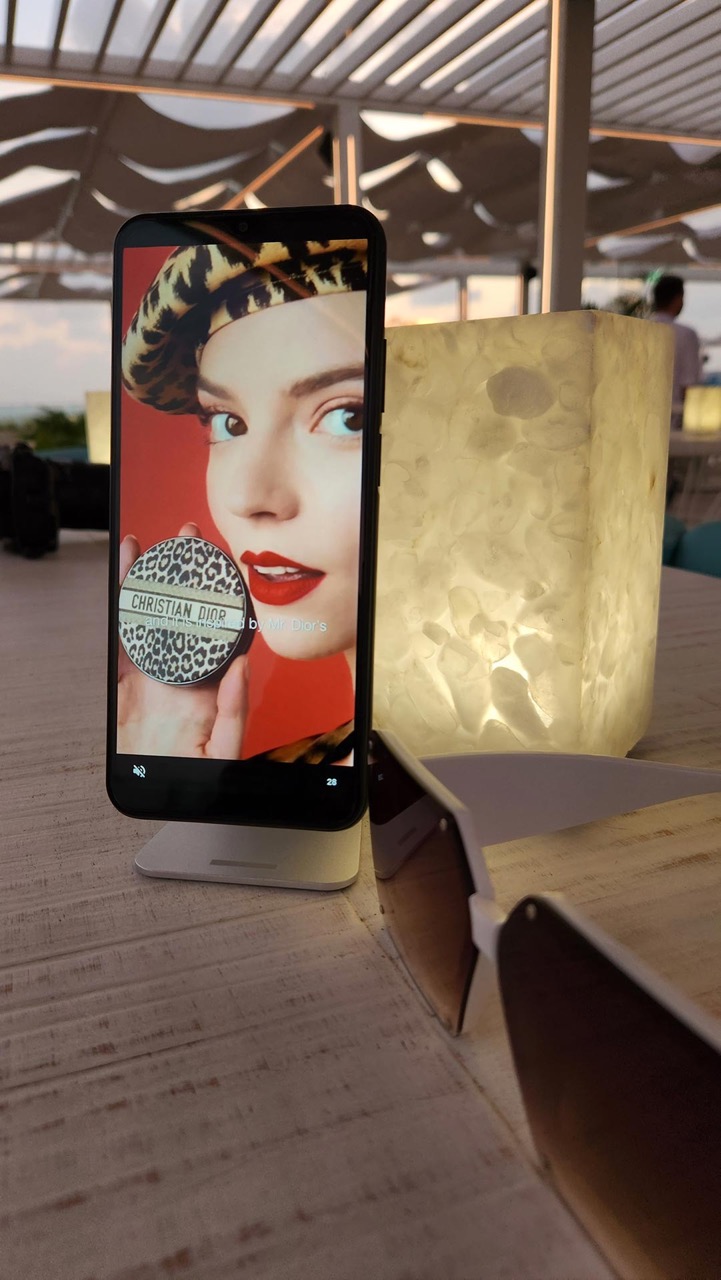 Nodo phone hosted on a tabletop stand